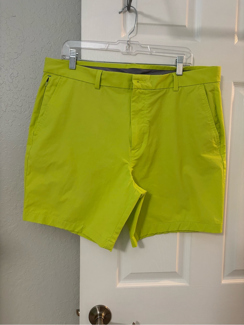 Vineyard Vines On-The-Go OTG Shorts Men’s 36 Lime Green Stretch Golf